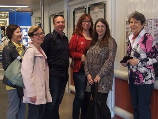 Löytyi lauma iloisia tarjoushaukkoja