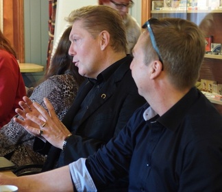 Taloudenhoitajan korvat ovat höröllään, josko saisi vinkkejä ammattiosaston talouden moninkertaistamiseen.